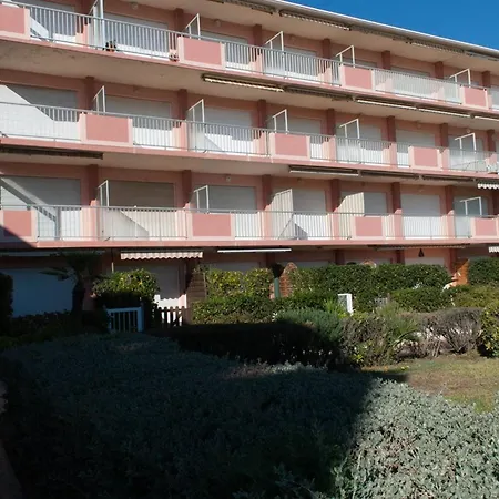 Le Lavandou: 4 Pers, Plage, Parking - Fr-1-803-83 Appartement *